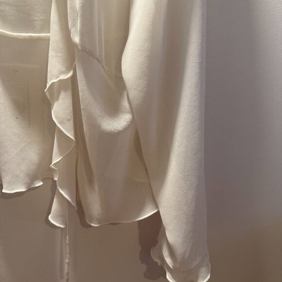 Aritzia Wilfred Frenchy Blouse V-neck chiffon ruffle blouse Size XL - Picture 5 of 10